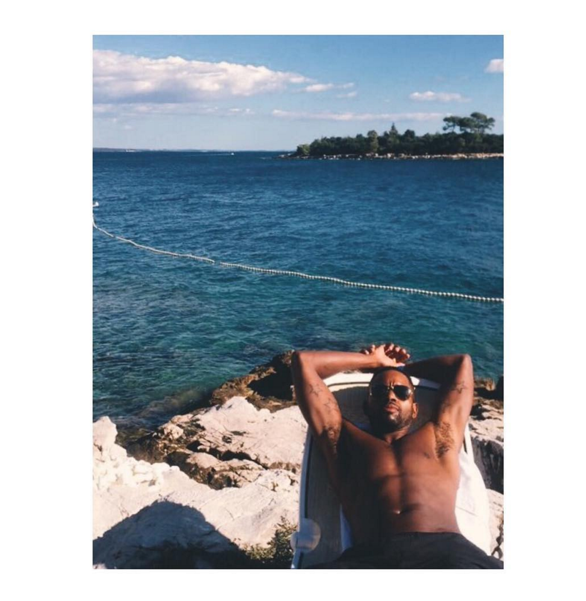 Dear 2016: Thank You For These Shirtless Selfies Of Our Favorite Famous Guys